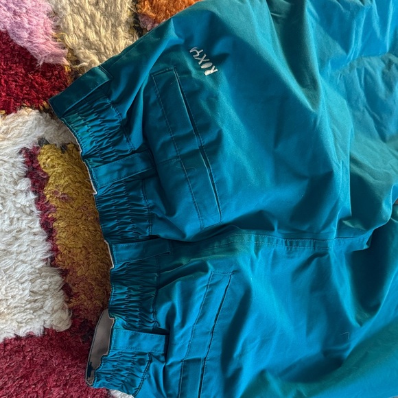 Girl’s Roxy Snow Pants - Picture 6 of 9